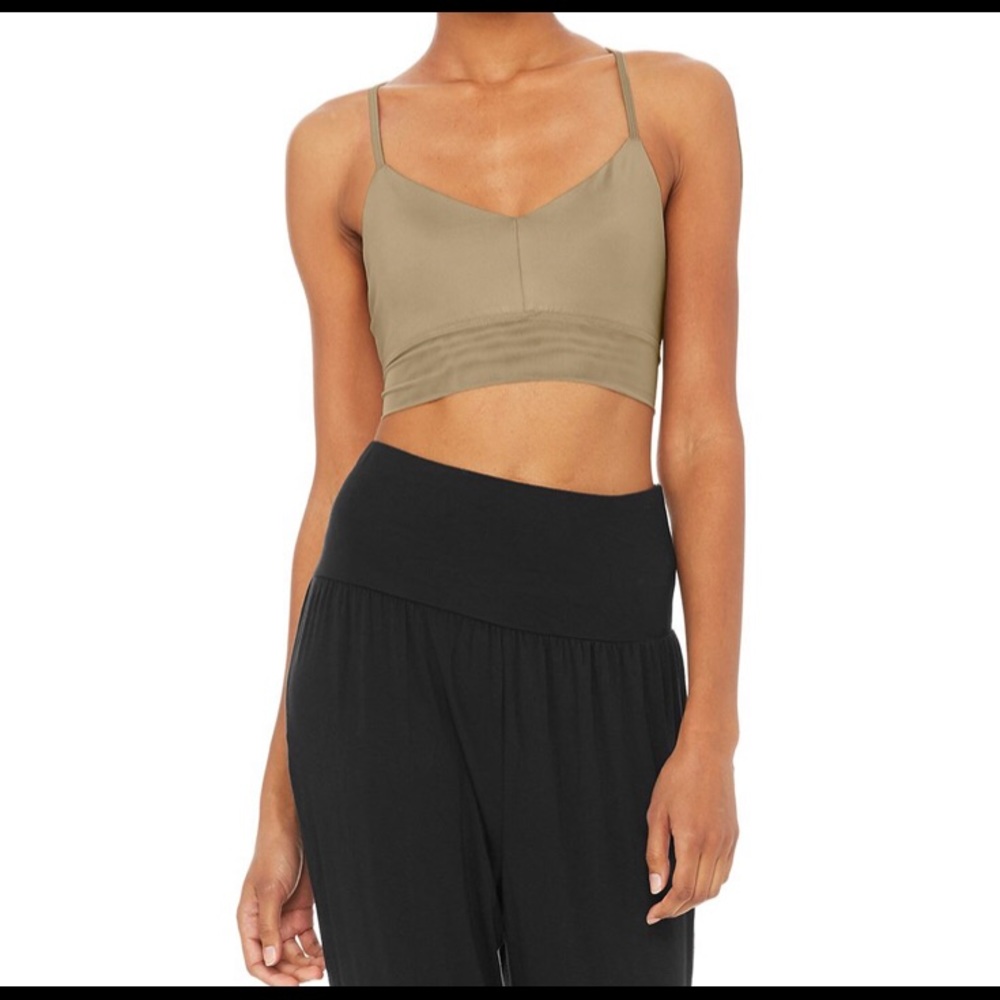 ALO yoga lush bra-gravel. Worn once!